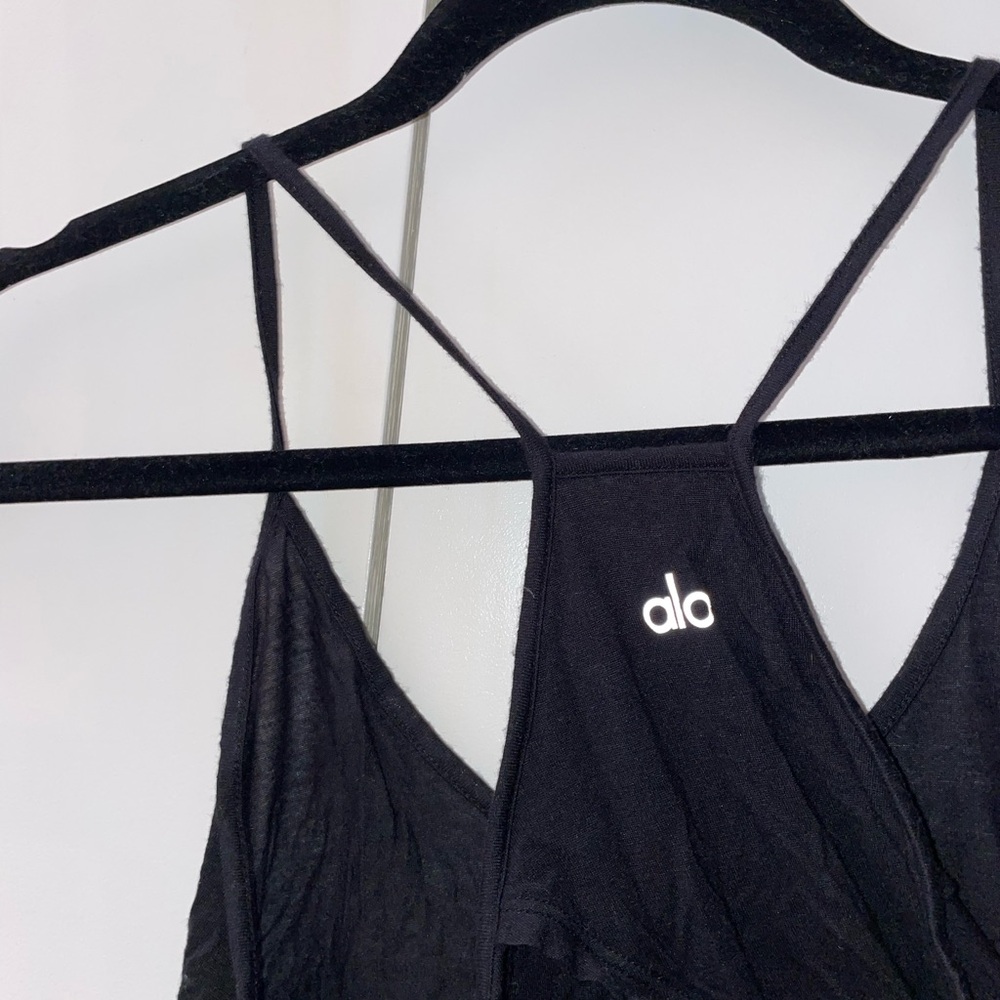 ALO Black Crop Top Workout Tank, Cross Back in Perfect Condition - Picture 4 of 4